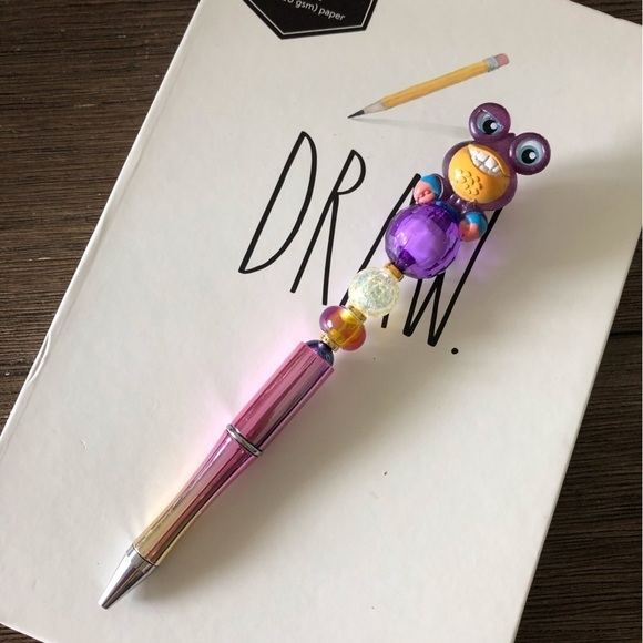 Disney Doorables: Moana: Tamatao handmade beaded pen - Picture 2 of 3